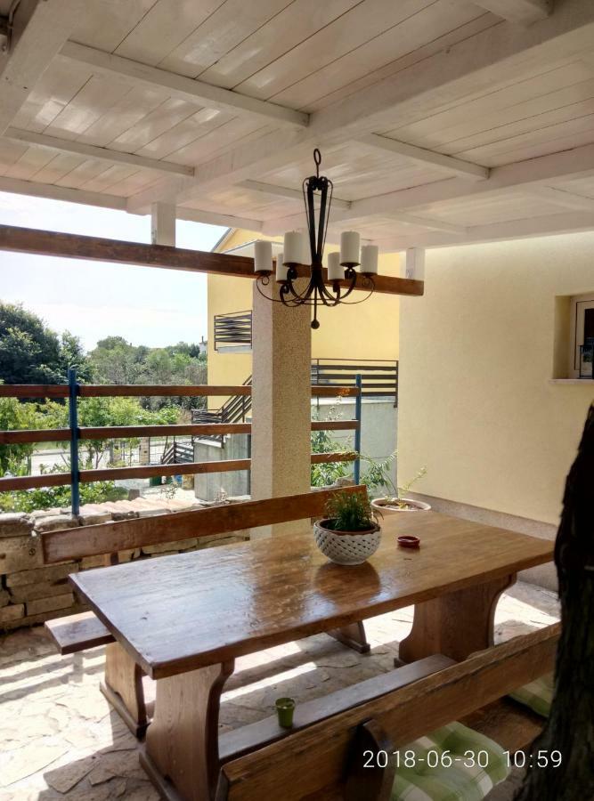 Apartman Vivian Pula Buitenkant foto