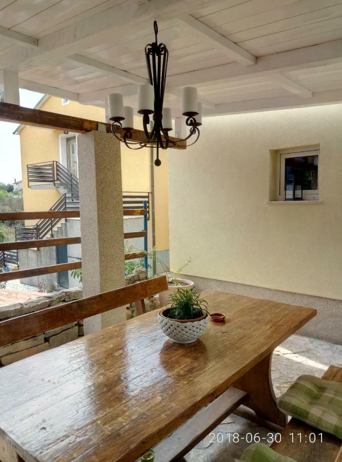 Apartman Vivian Pula Buitenkant foto