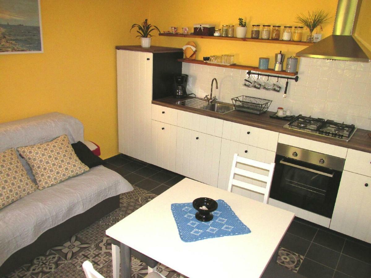 Apartman Vivian Pula Buitenkant foto