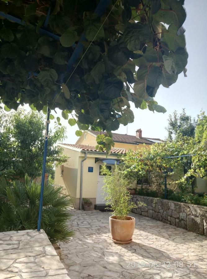 Apartman Vivian Pula Buitenkant foto
